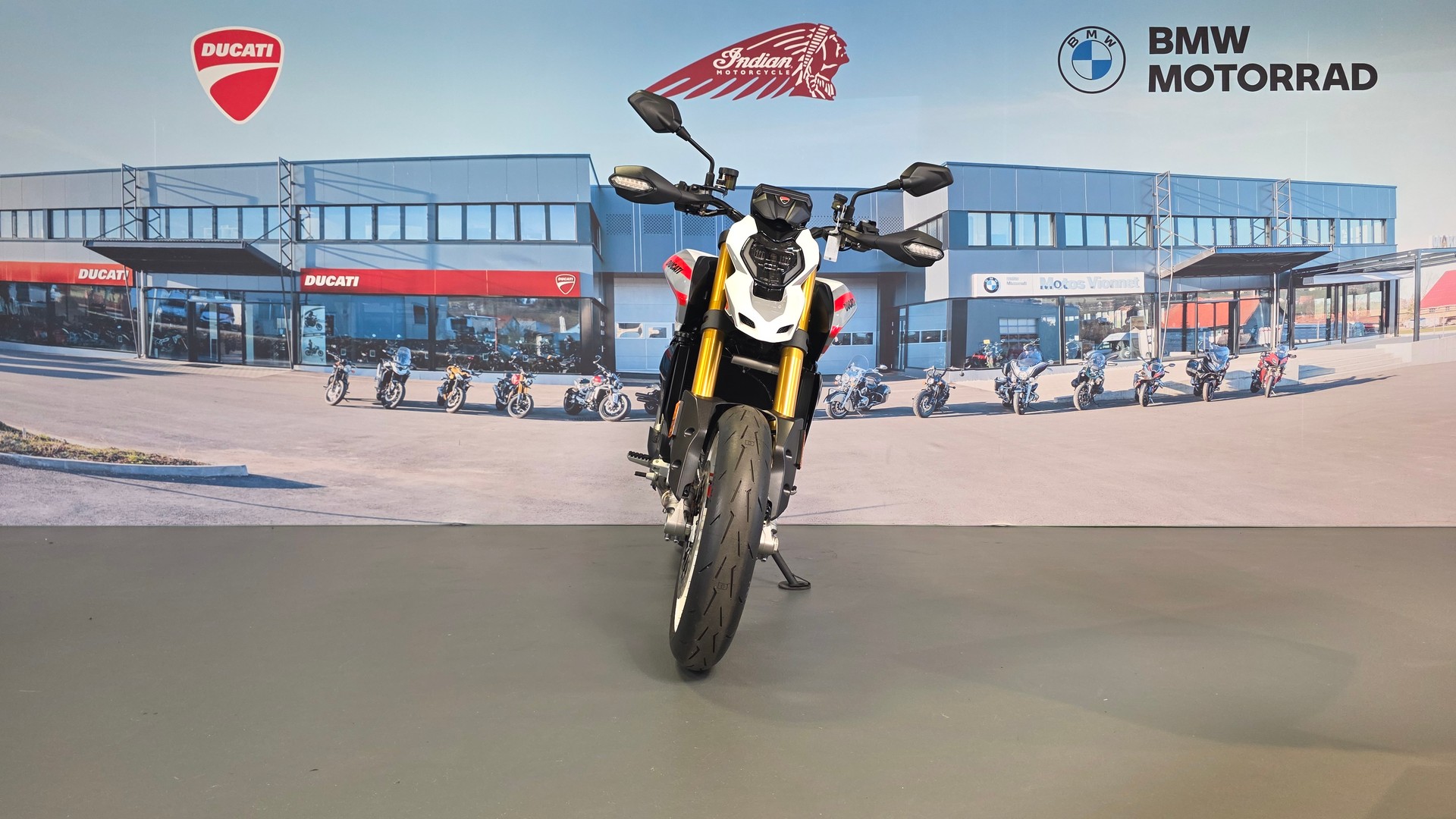 DUCATI Hypermotard V2 SP-showroom-element-1