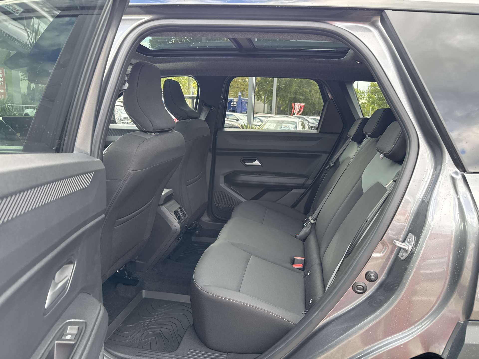 DACIA Bigster HEV 155 Extreme Automat-image-6