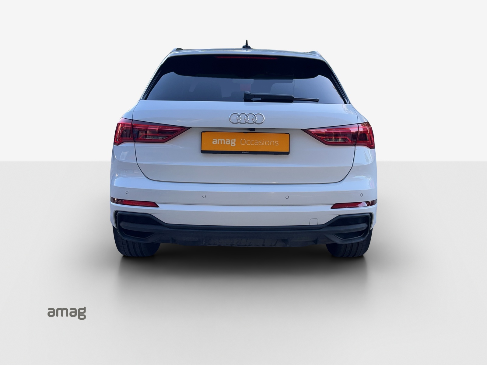 AUDI Q3 35 TFSI S line Attraction S-tronic-showroom-element-3