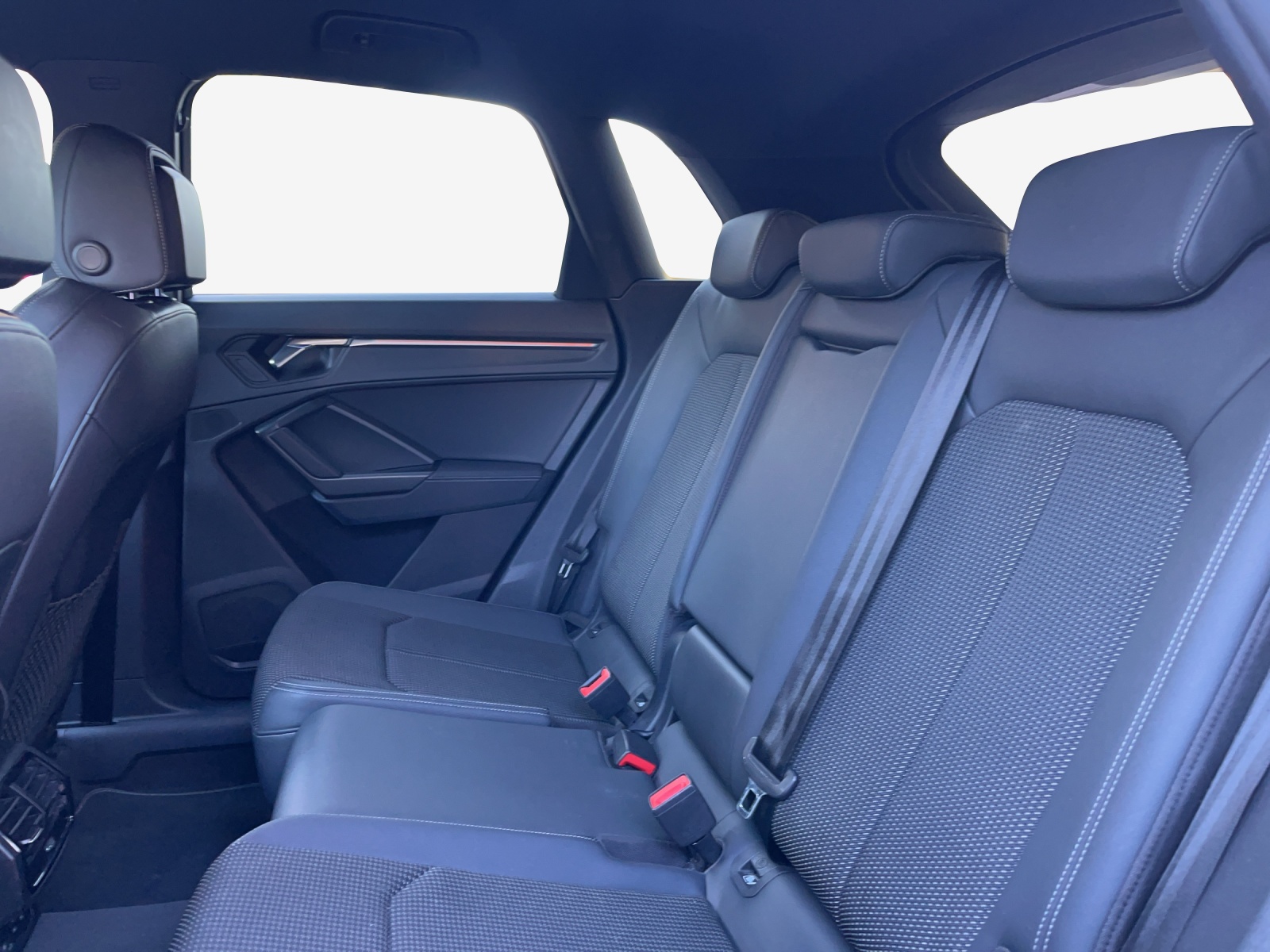 AUDI Q3 35 TFSI S line Attraction S-tronic-image-11