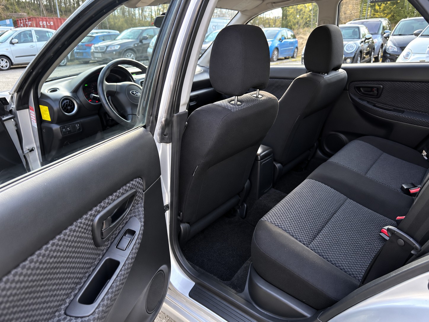 SUBARU Impreza 1.5R Swiss De Luxe Automatic-image-9