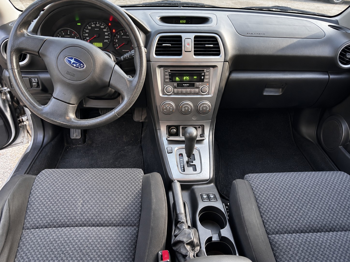 SUBARU Impreza 1.5R Swiss De Luxe Automatic-image-8