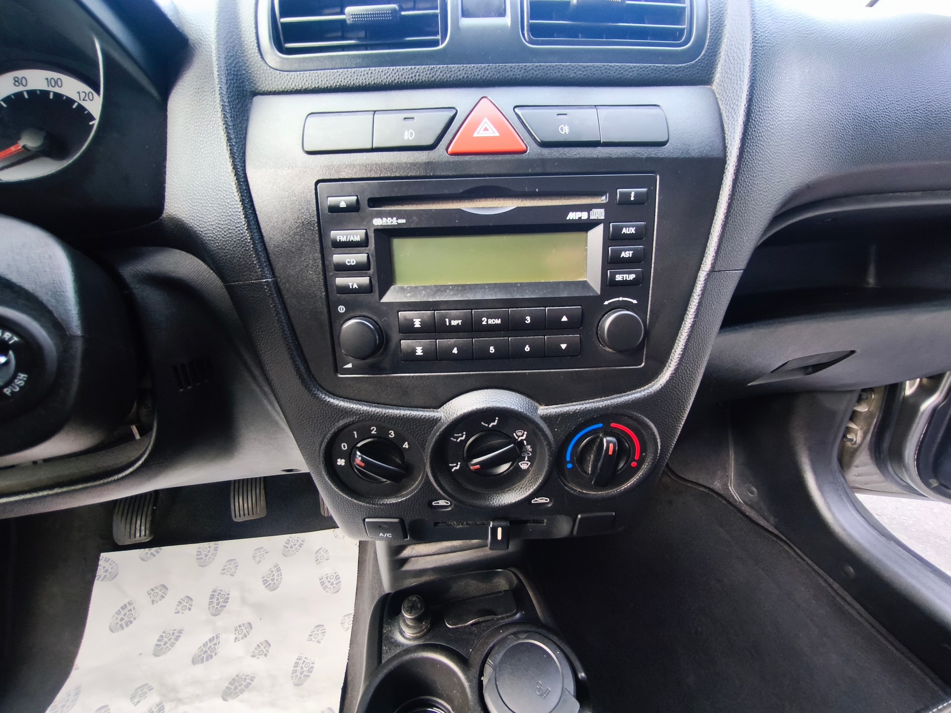 KIA Picanto 1.1 Trend-image-10