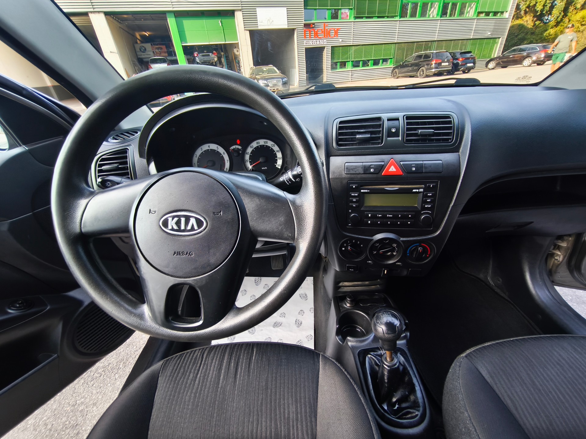 KIA Picanto 1.1 Trend-image-9
