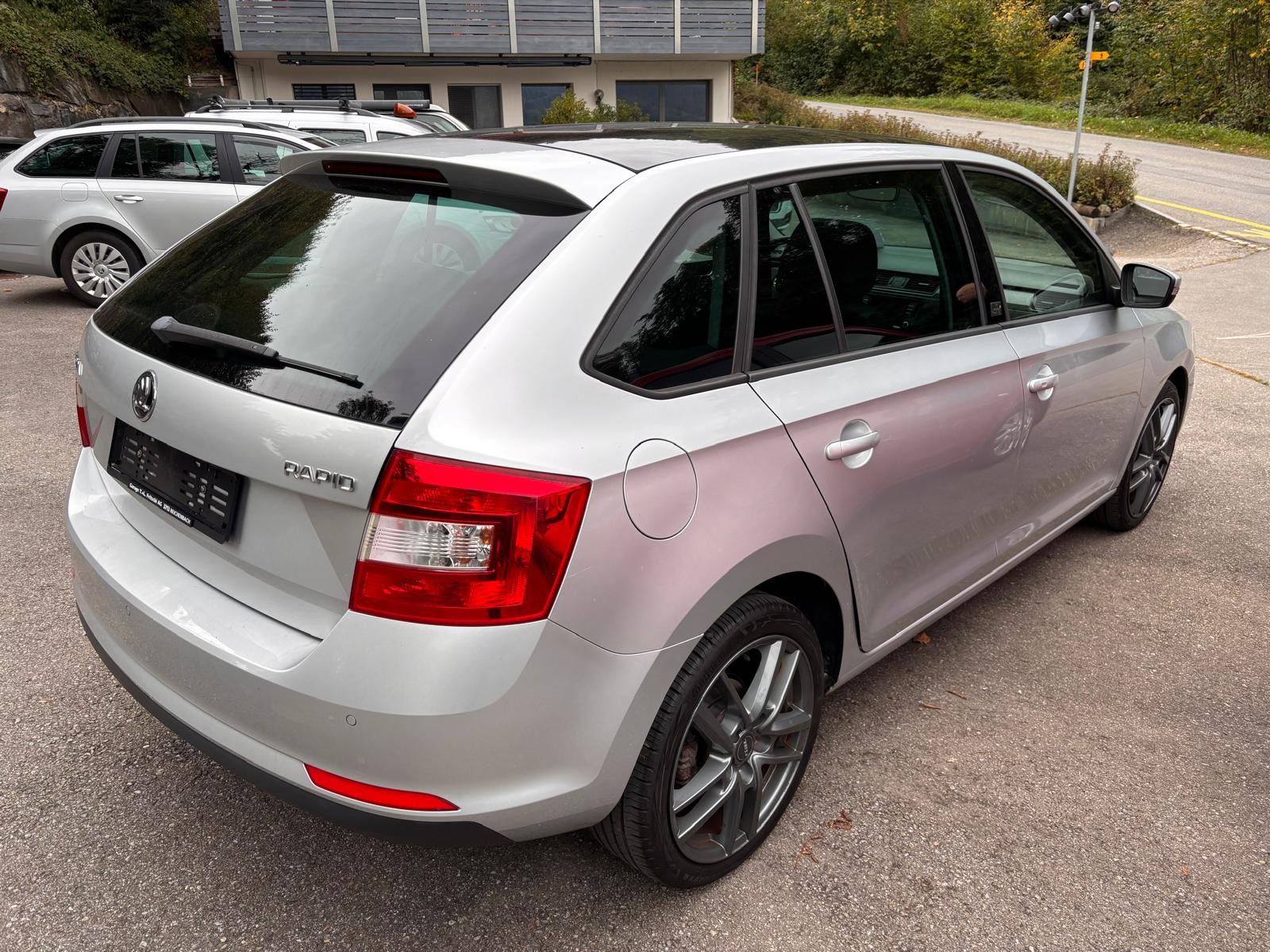 SKODA Rapid Spaceback 1.2 TSI Swiss Joy DSG-image-2