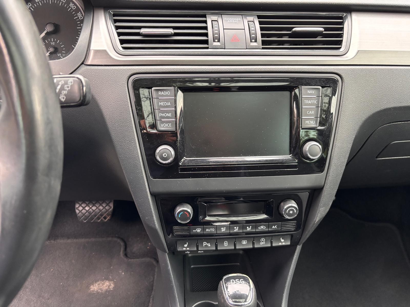 SKODA Rapid Spaceback 1.2 TSI Swiss Joy DSG-image-5