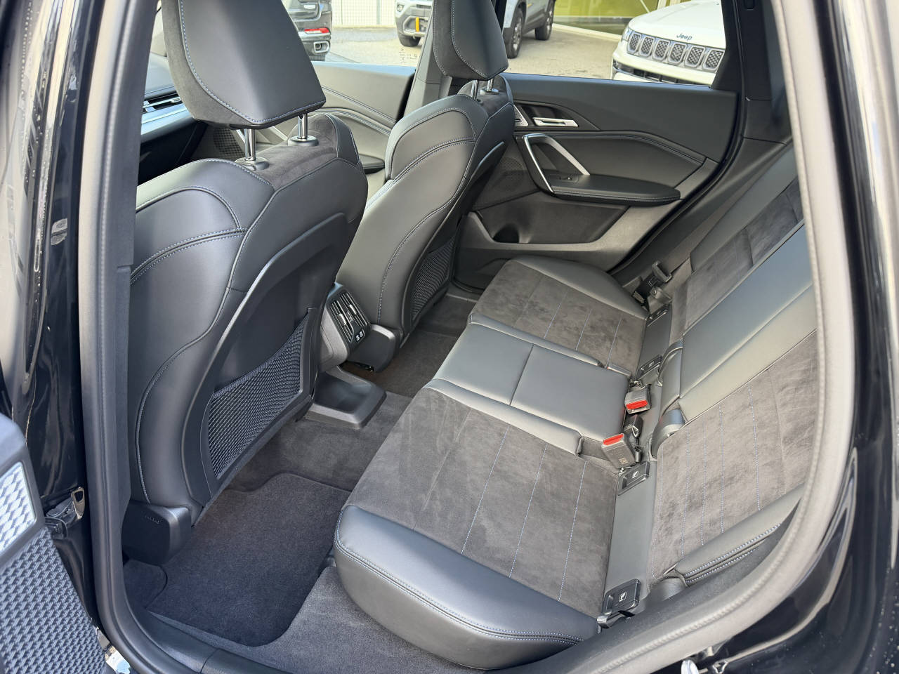 BMW X1 M35i-image-8