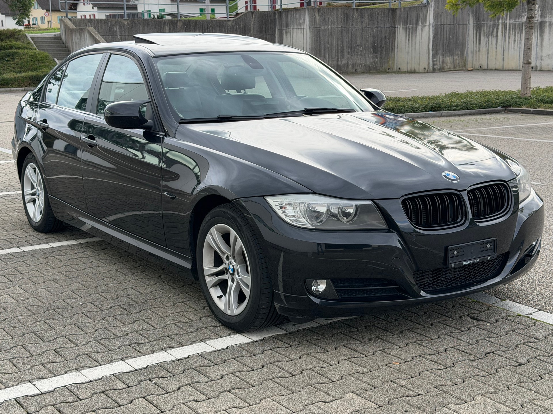 BMW 318d-image-4