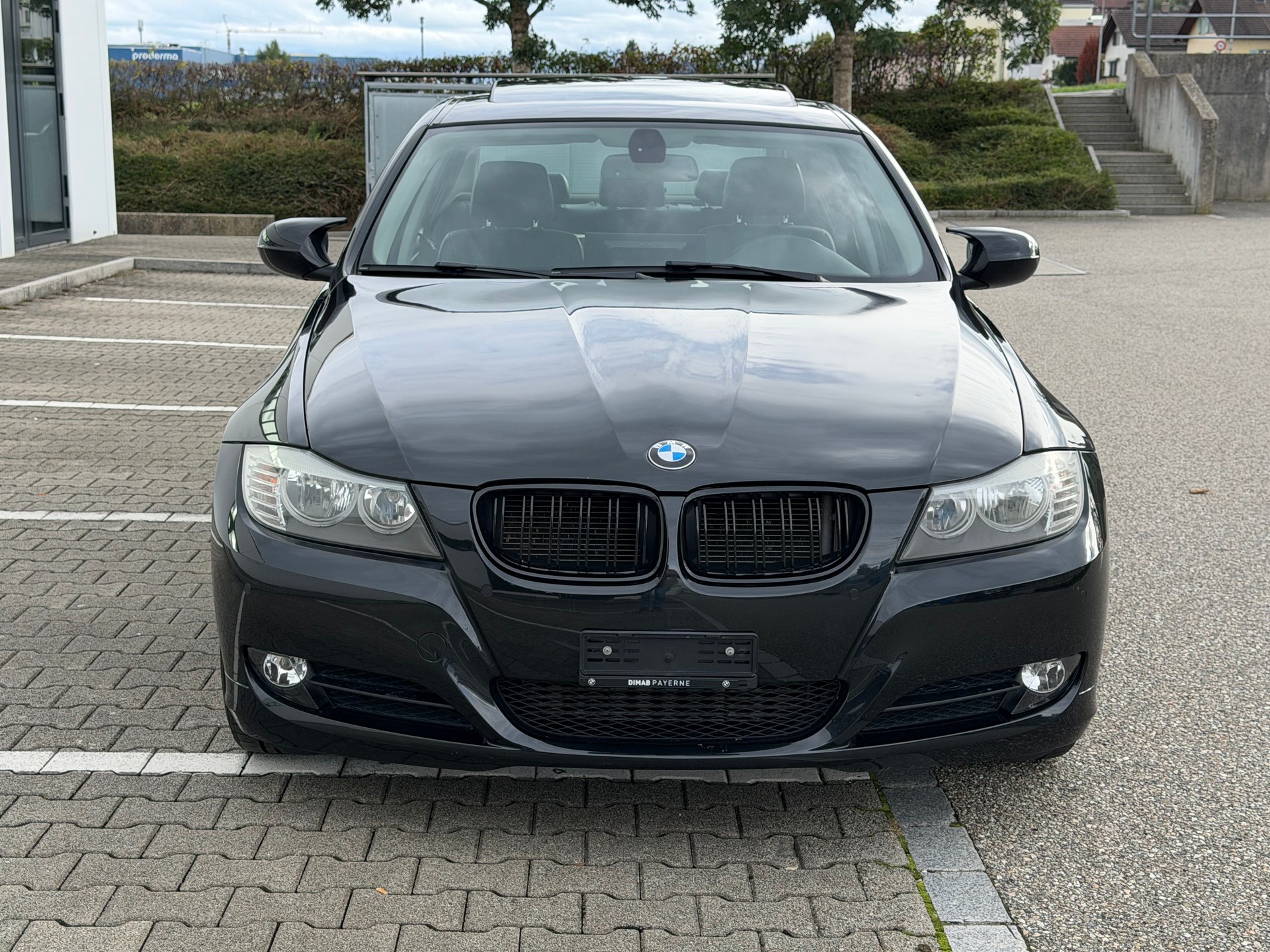 BMW 318d-image-3