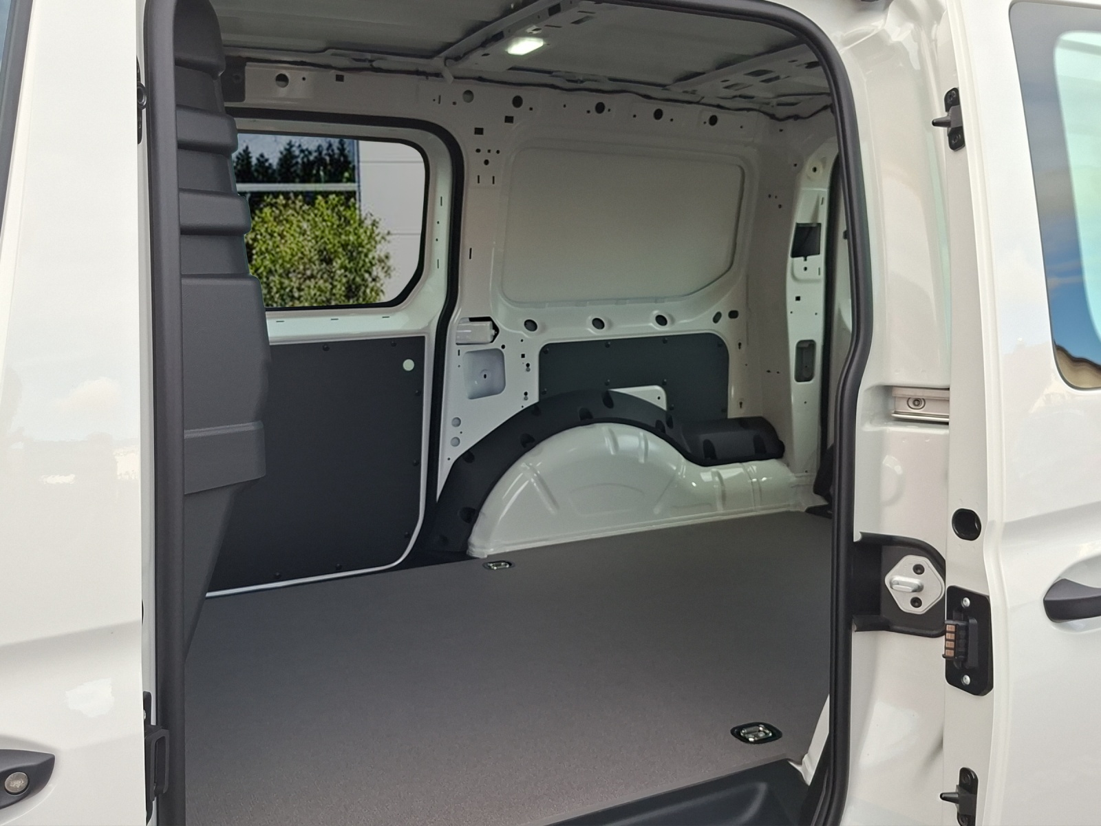VW Caddy Cargo 1.5TSI Maxi Entry DSG-image-16