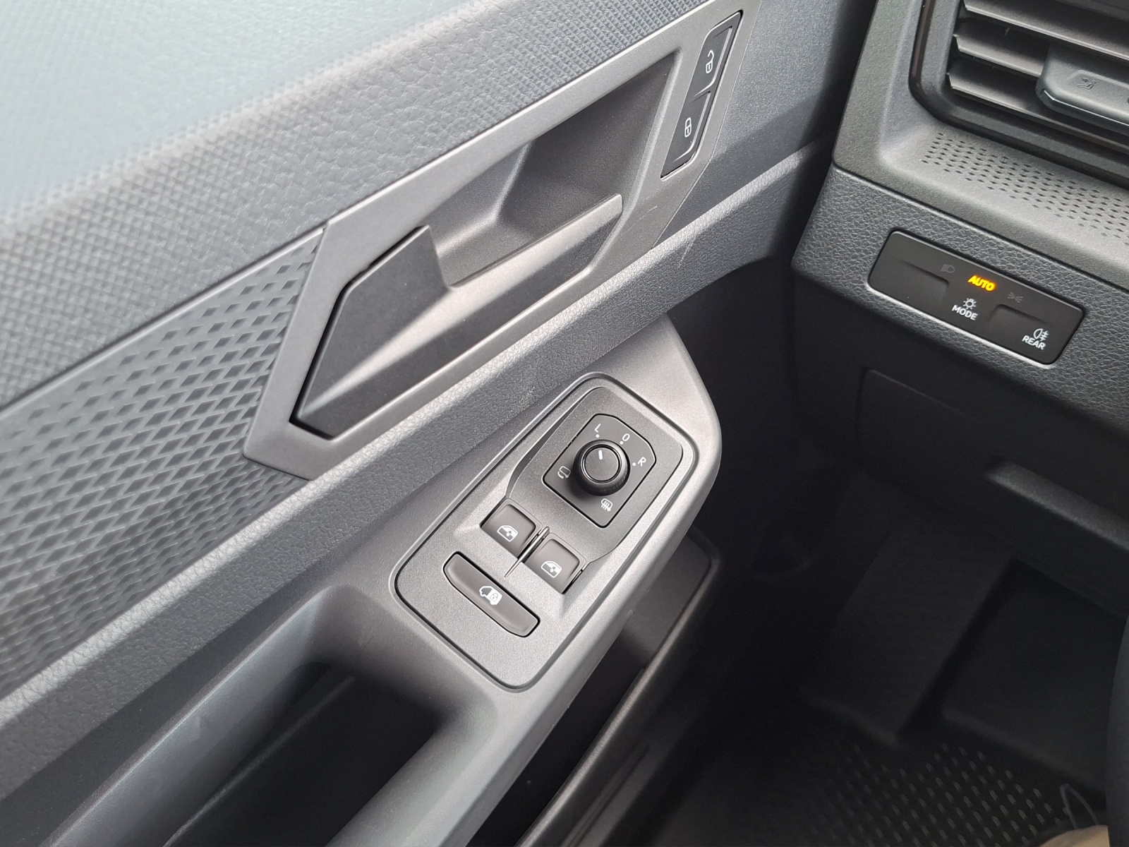 VW Caddy Cargo 1.5TSI Maxi Entry DSG-image-9