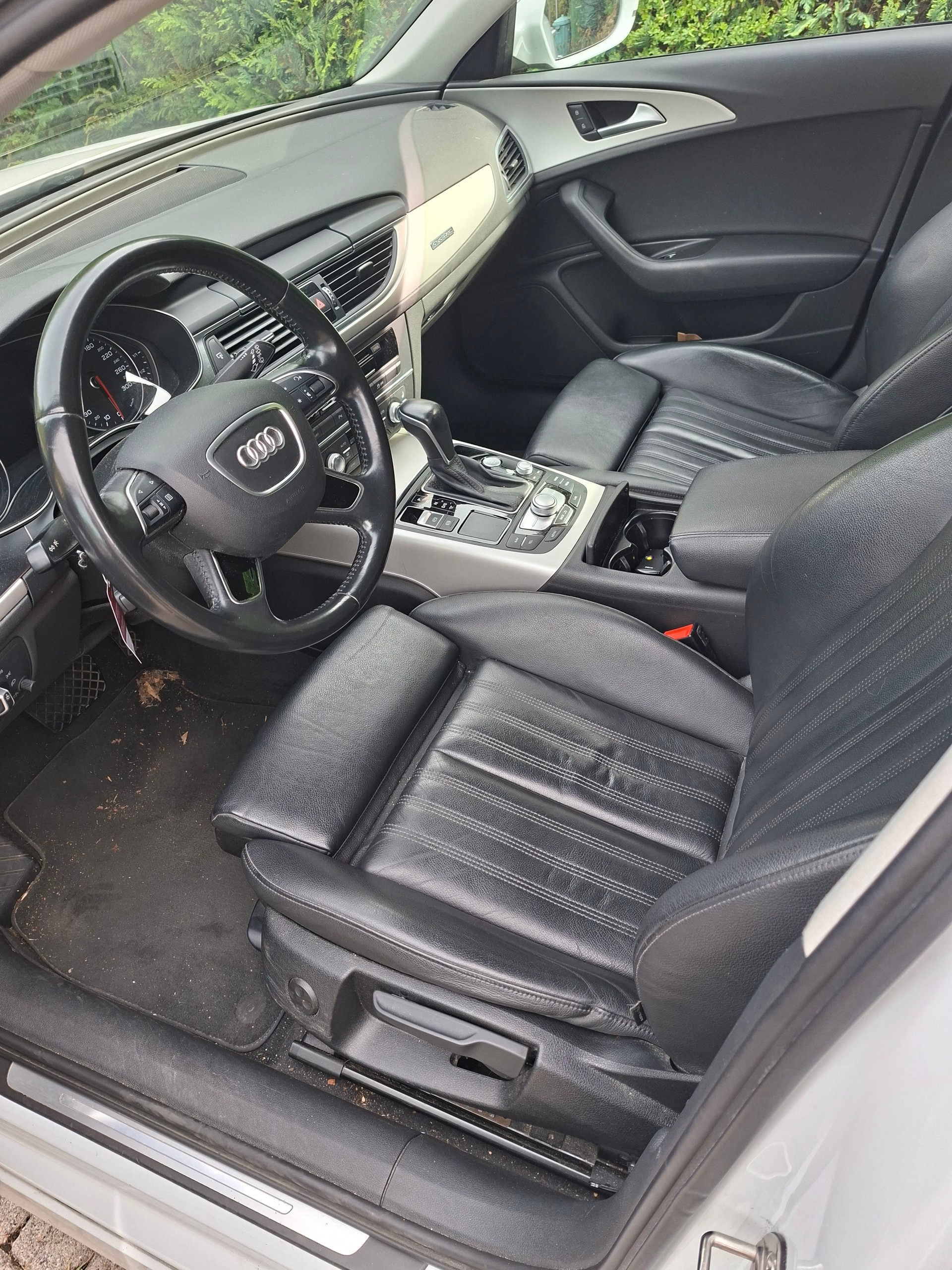 AUDI A6 Avant 3. 0 TDI quattro S-Tronic-image-3