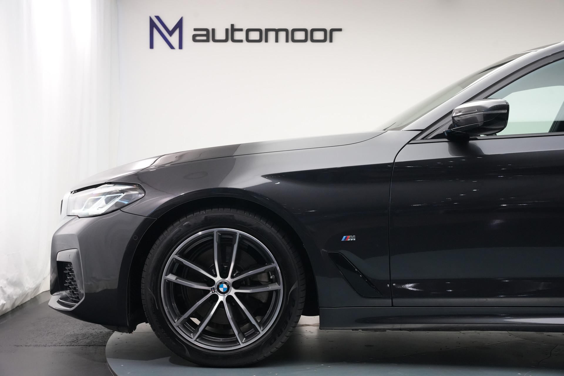 BMW 520d xDrive 48V Touring Pure M Sport Edition *CH-Fahrzeug*-image-41