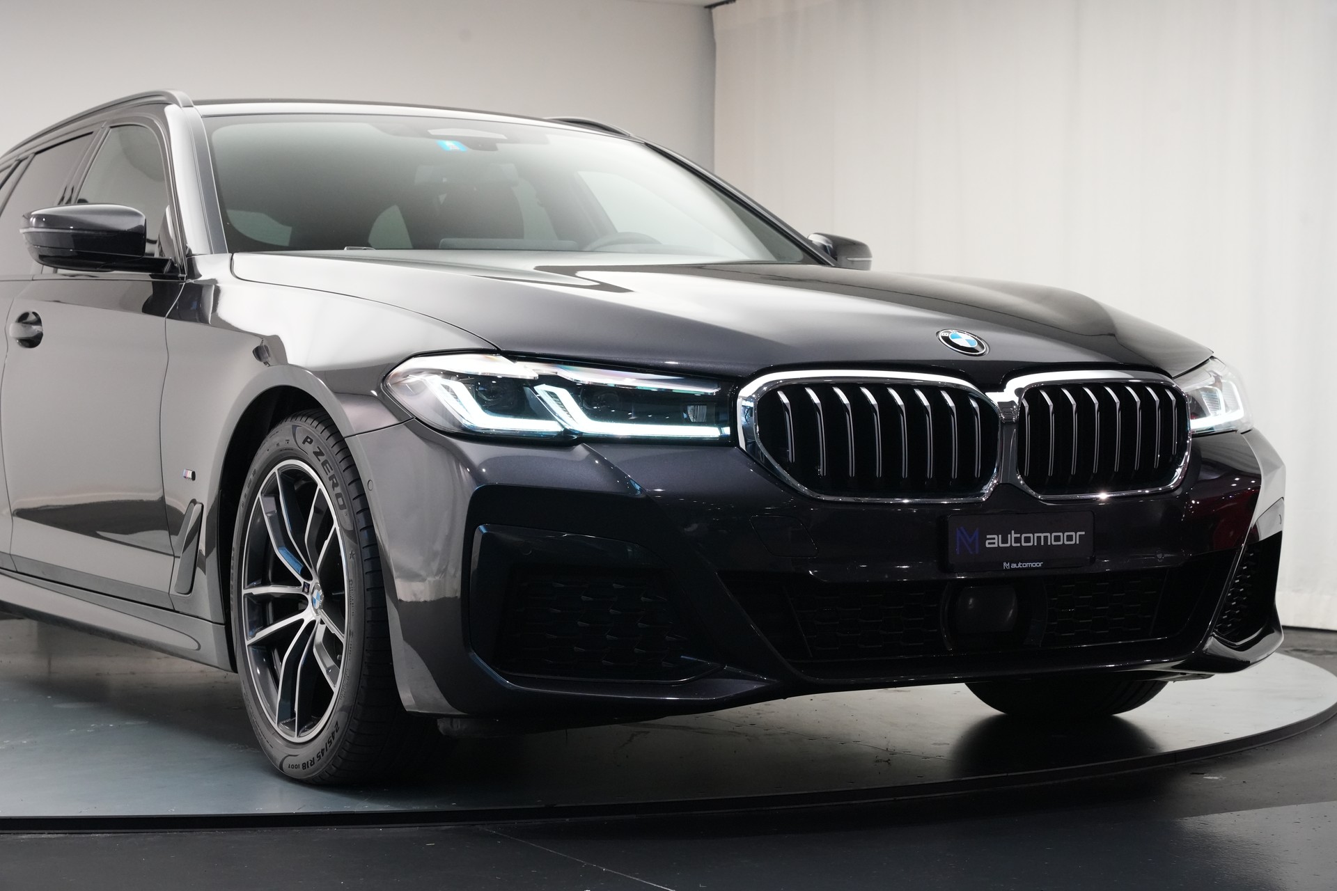 BMW 520d xDrive 48V Touring Pure M Sport Edition *CH-Fahrzeug*-image-44