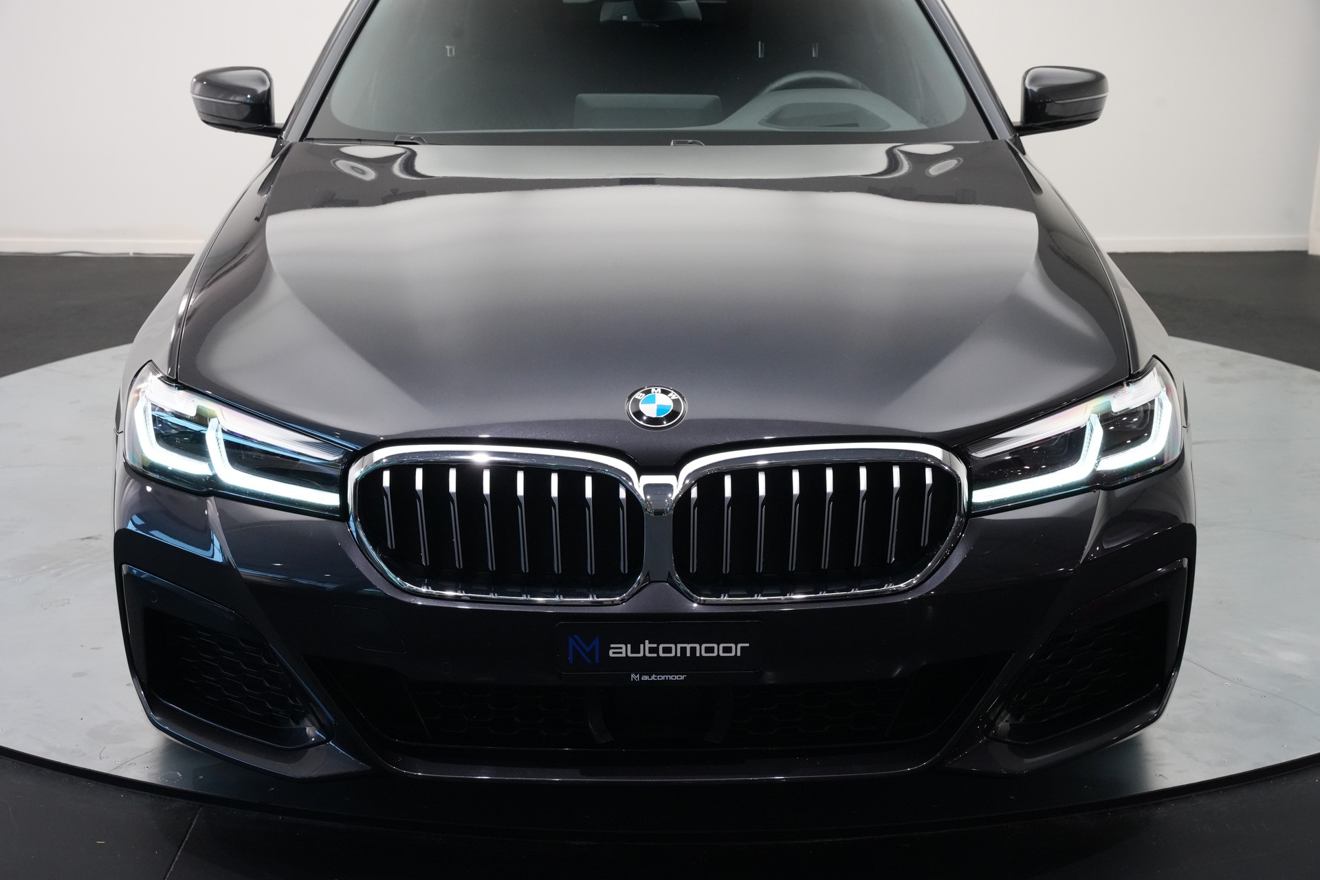 BMW 520d xDrive 48V Touring Pure M Sport Edition *CH-Fahrzeug*-image-43