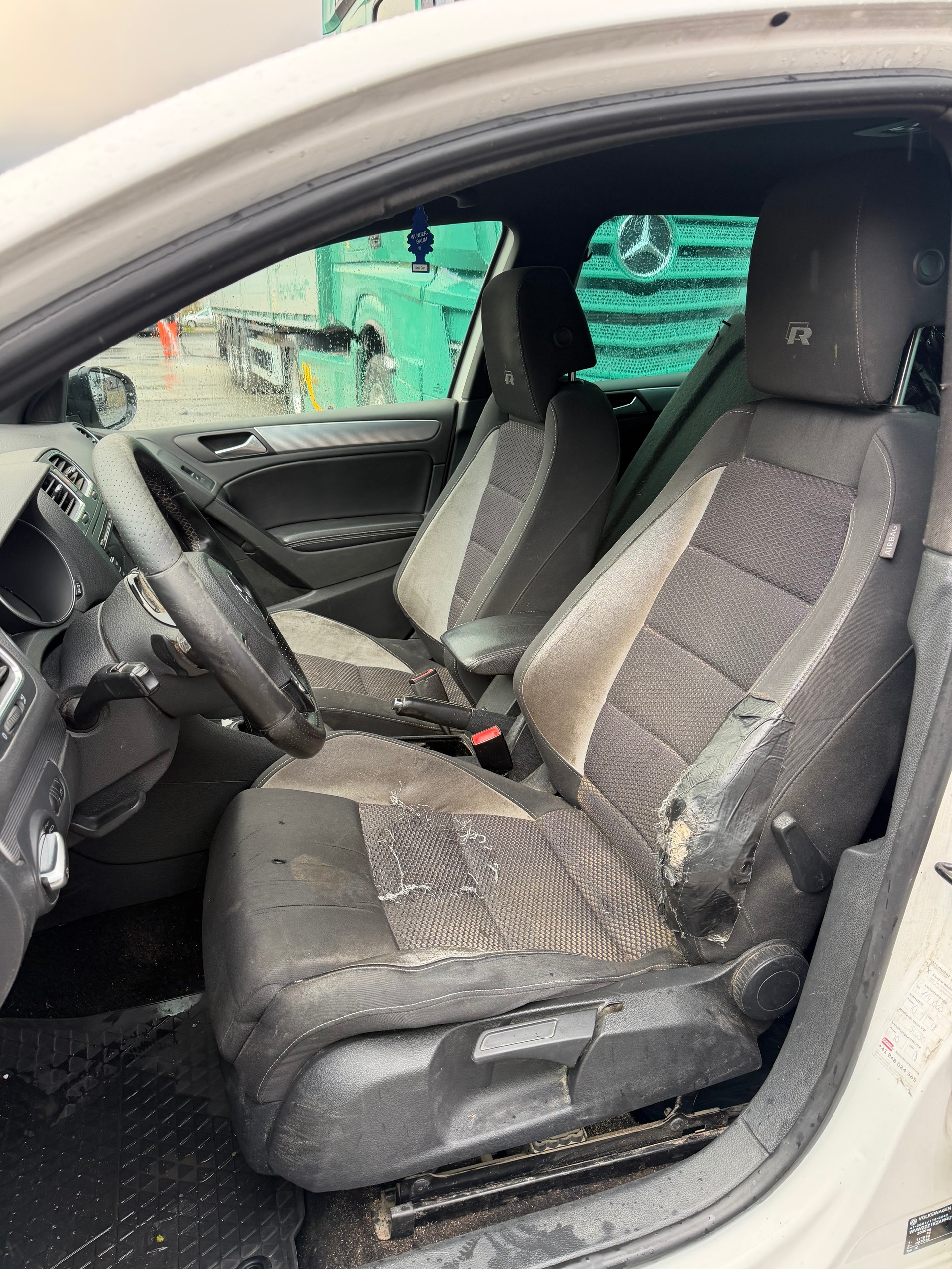 VW Golf 2.0 TSI R 4Motion DSG-image-10