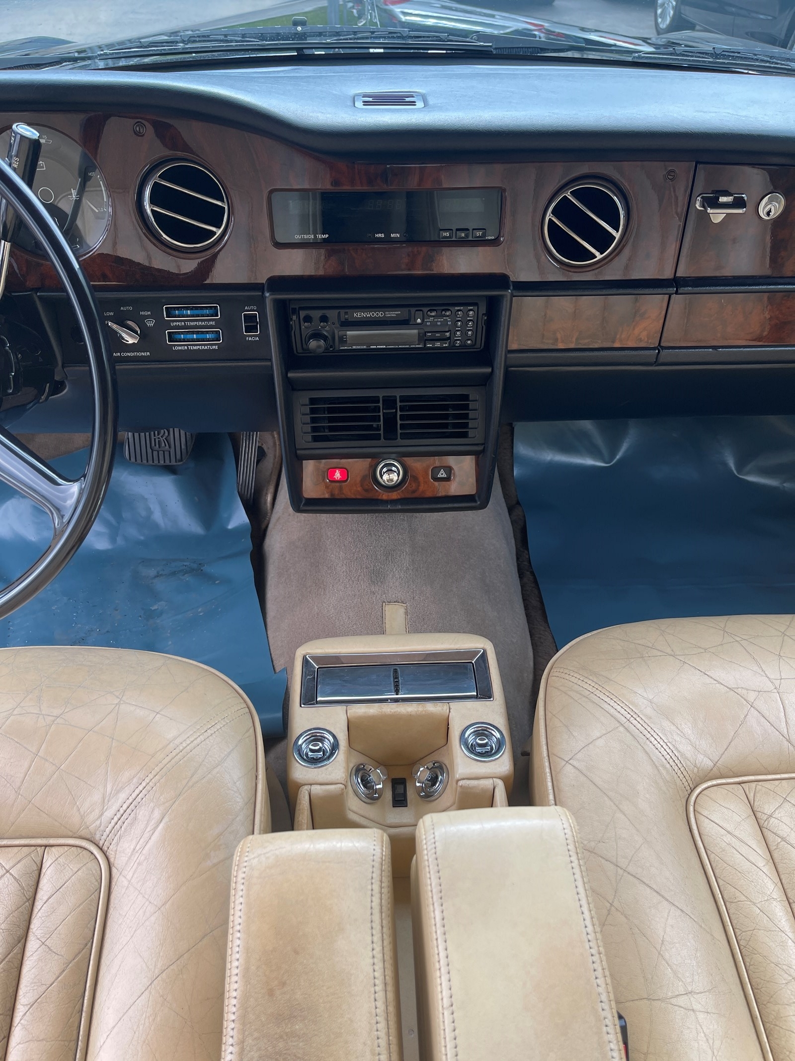 ROLLS-ROYCE Silver Spirit-image-12
