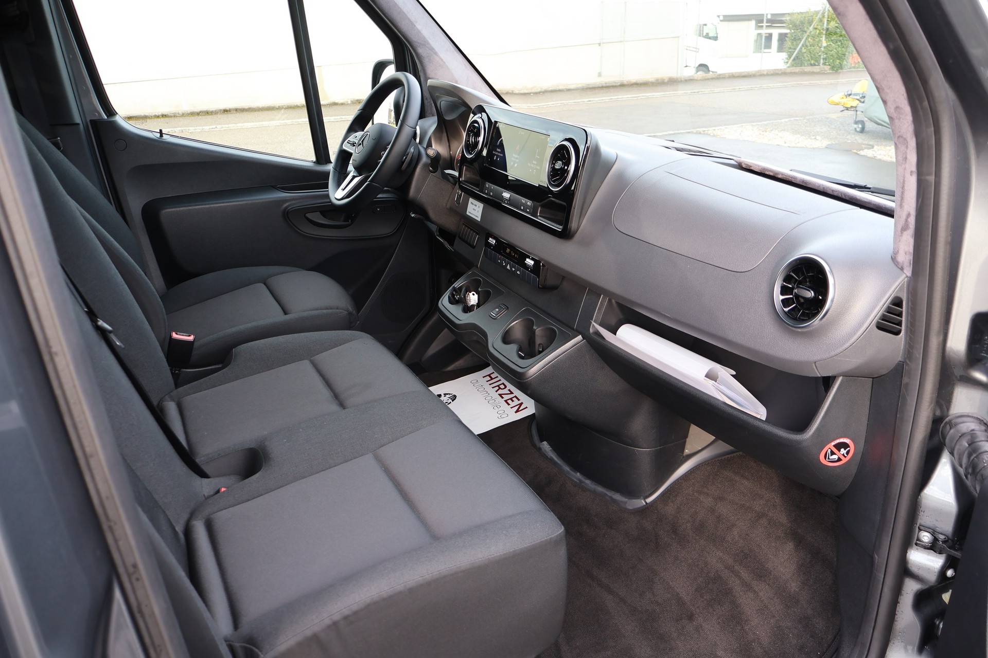 MERCEDES-BENZ Sprinter 319 CDI Lang 9G-TRONIC 4x4-image-11