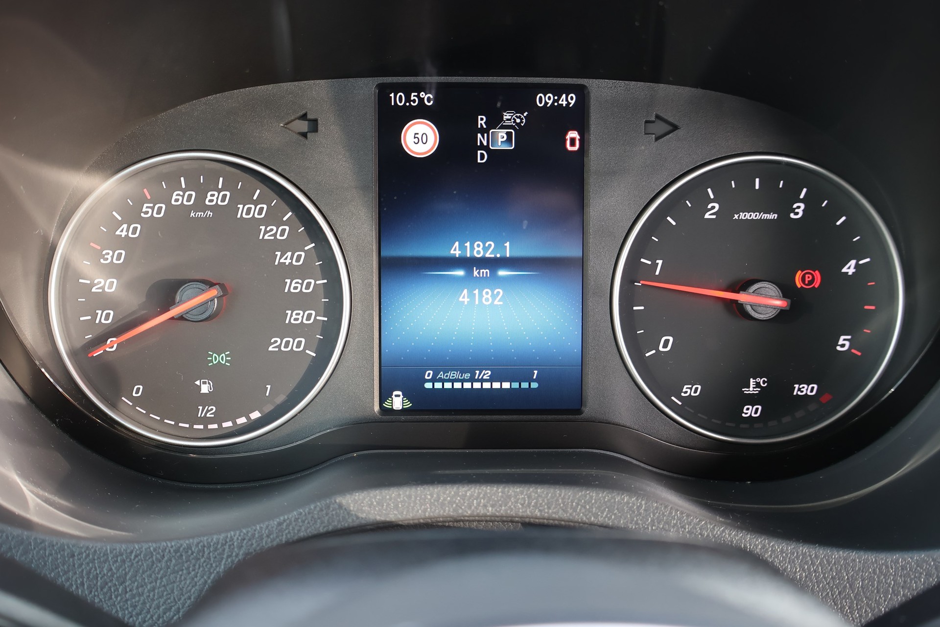 MERCEDES-BENZ Sprinter 319 CDI Lang 9G-TRONIC 4x4-image-14