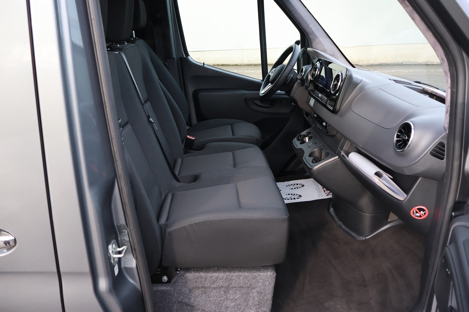 MERCEDES-BENZ Sprinter 319 CDI Lang 9G-TRONIC 4x4-image-10