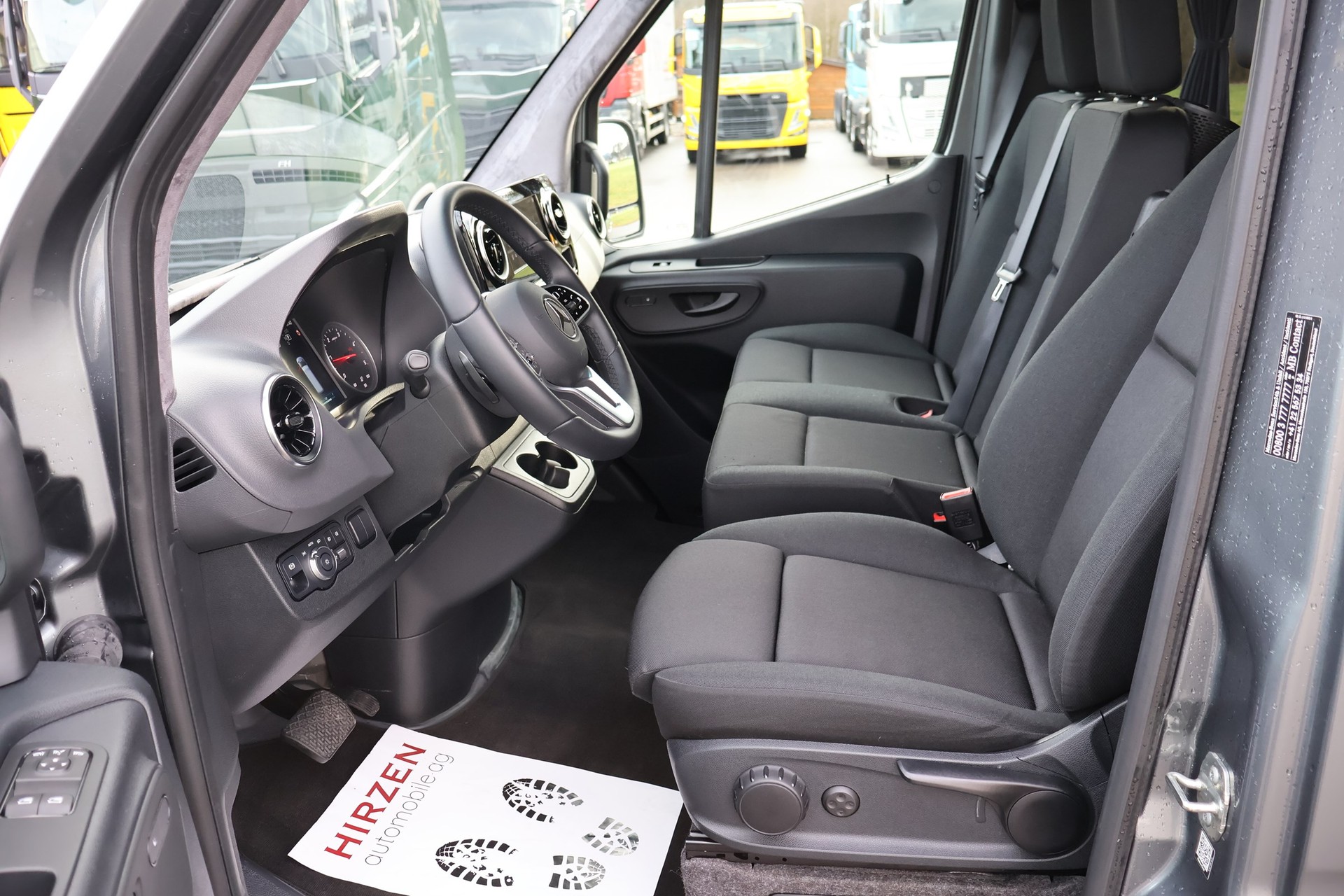 MERCEDES-BENZ Sprinter 319 CDI Lang 9G-TRONIC 4x4-image-9