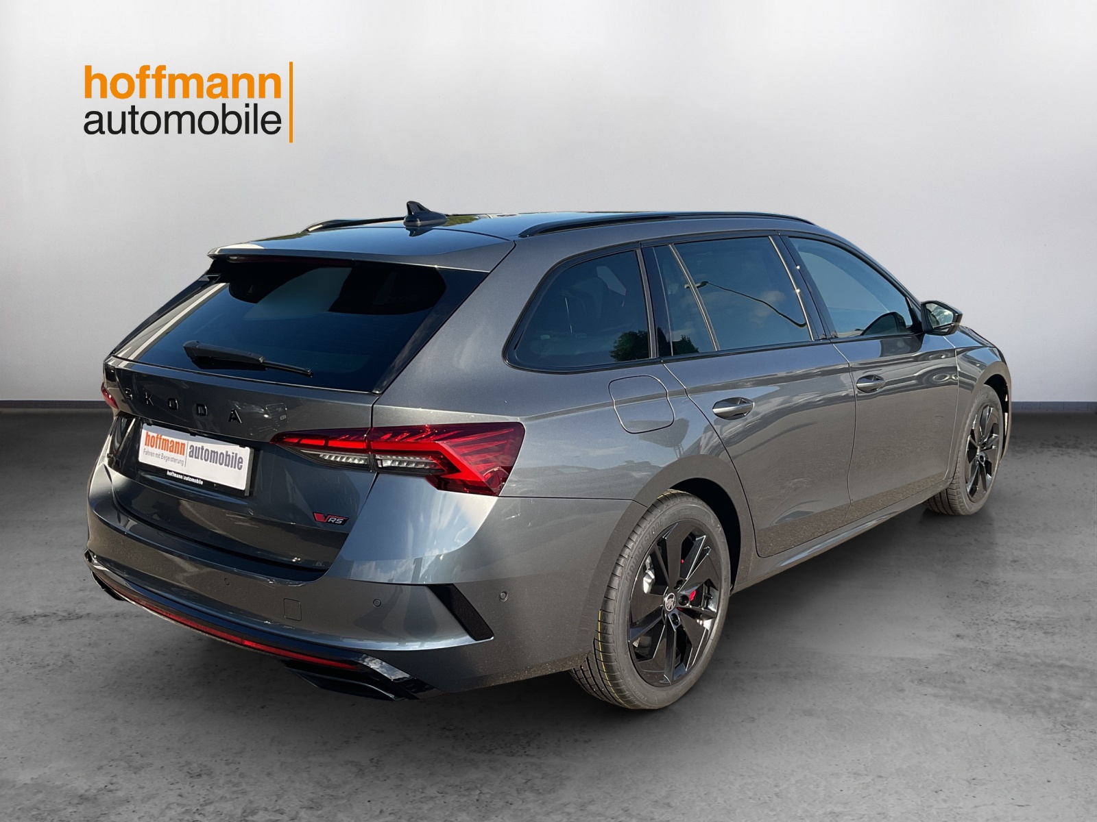 SKODA Octavia Combi 2.0 TSI DSG RS-image-3