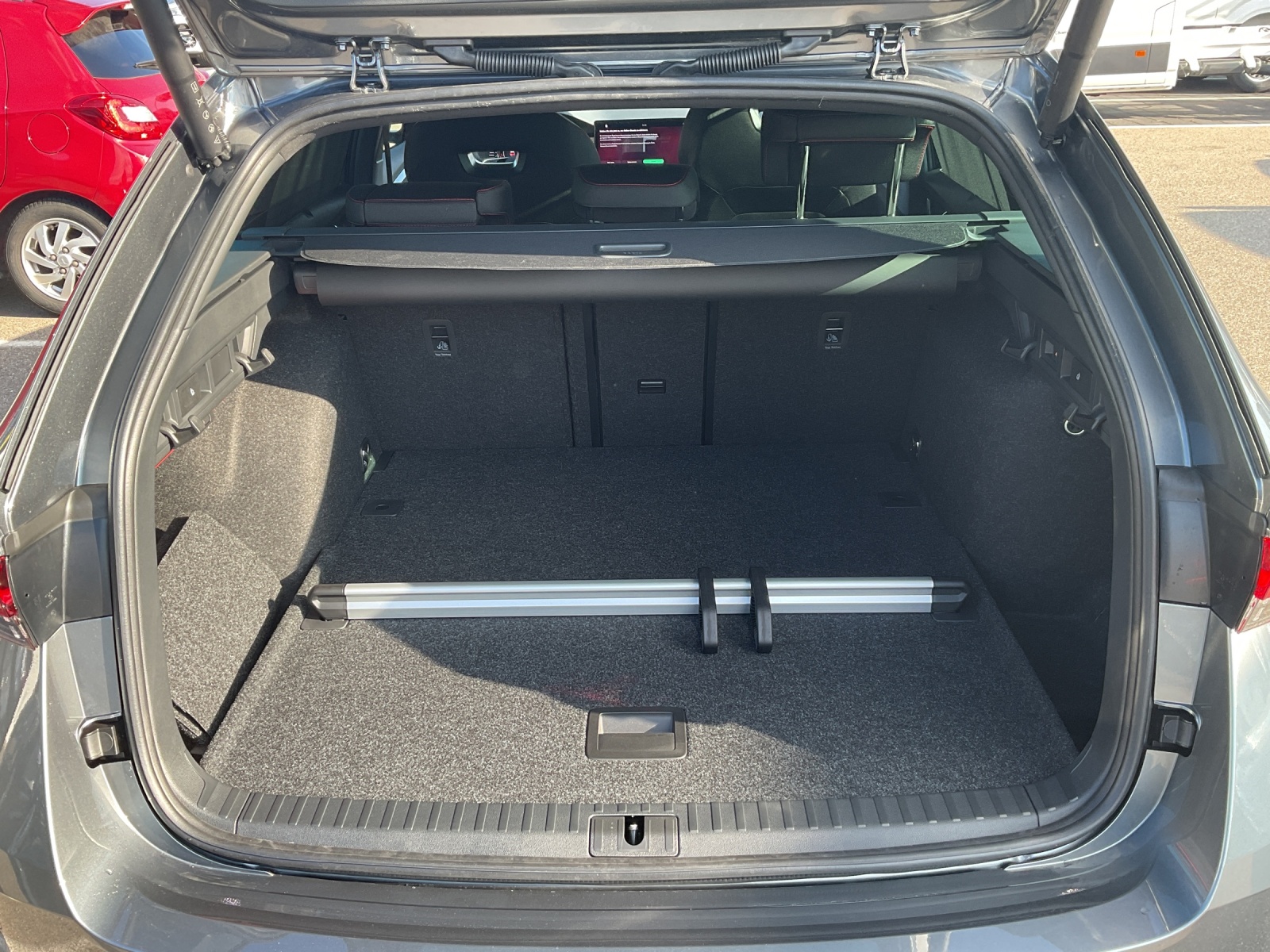 SKODA Octavia Combi 2.0 TSI DSG RS-image-11