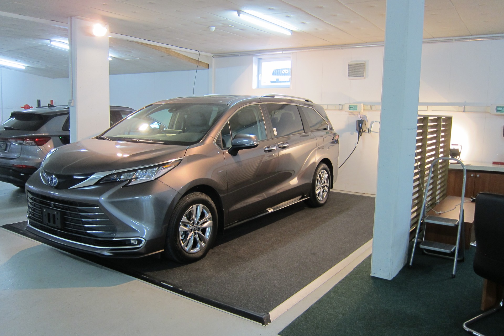 TOYOTA SIENNA 2024 HYBRID AWD LIMITED TECHNOLOGY-PAKET-image-2