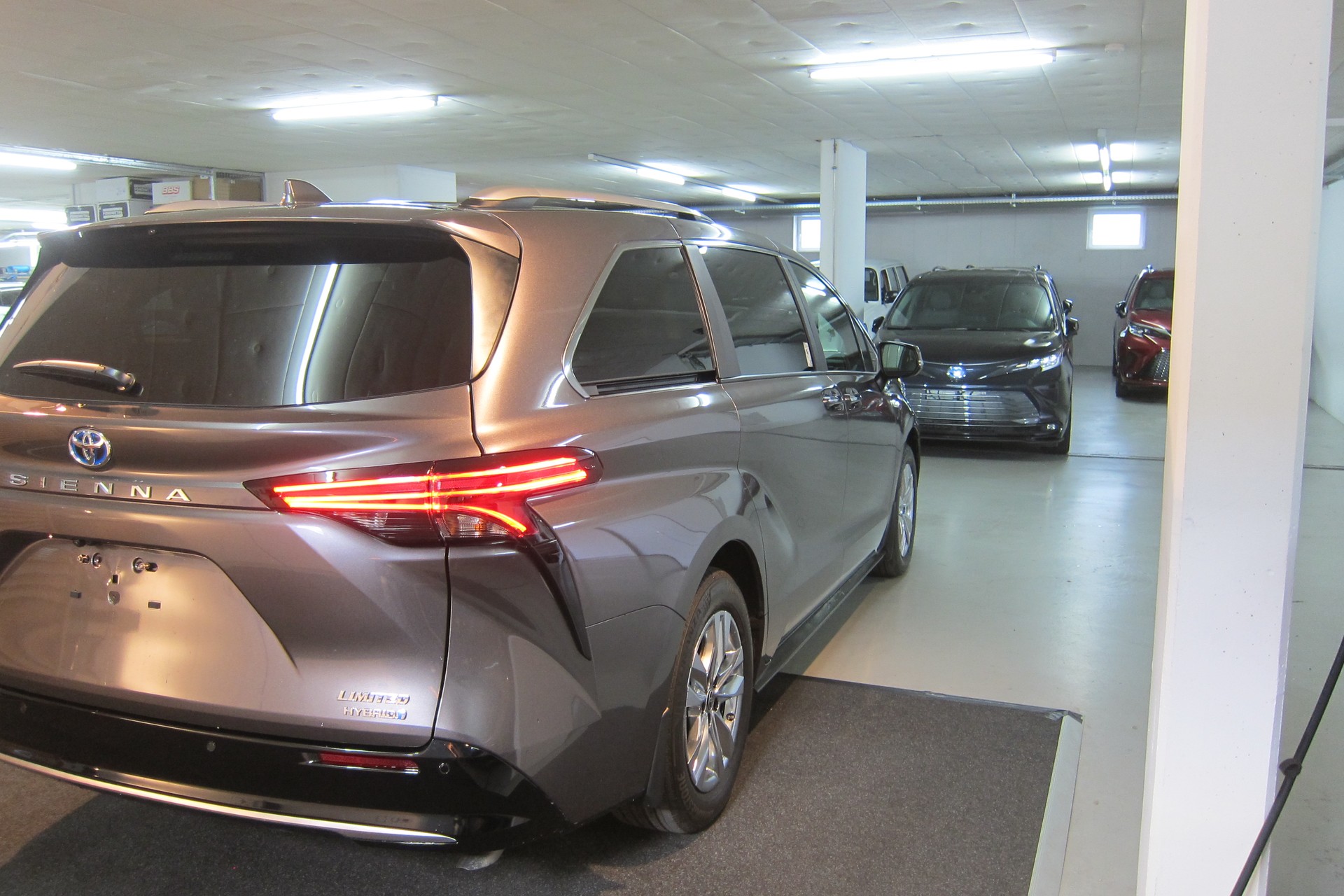 TOYOTA SIENNA 2024 HYBRID AWD LIMITED TECHNOLOGY-PAKET-image-4