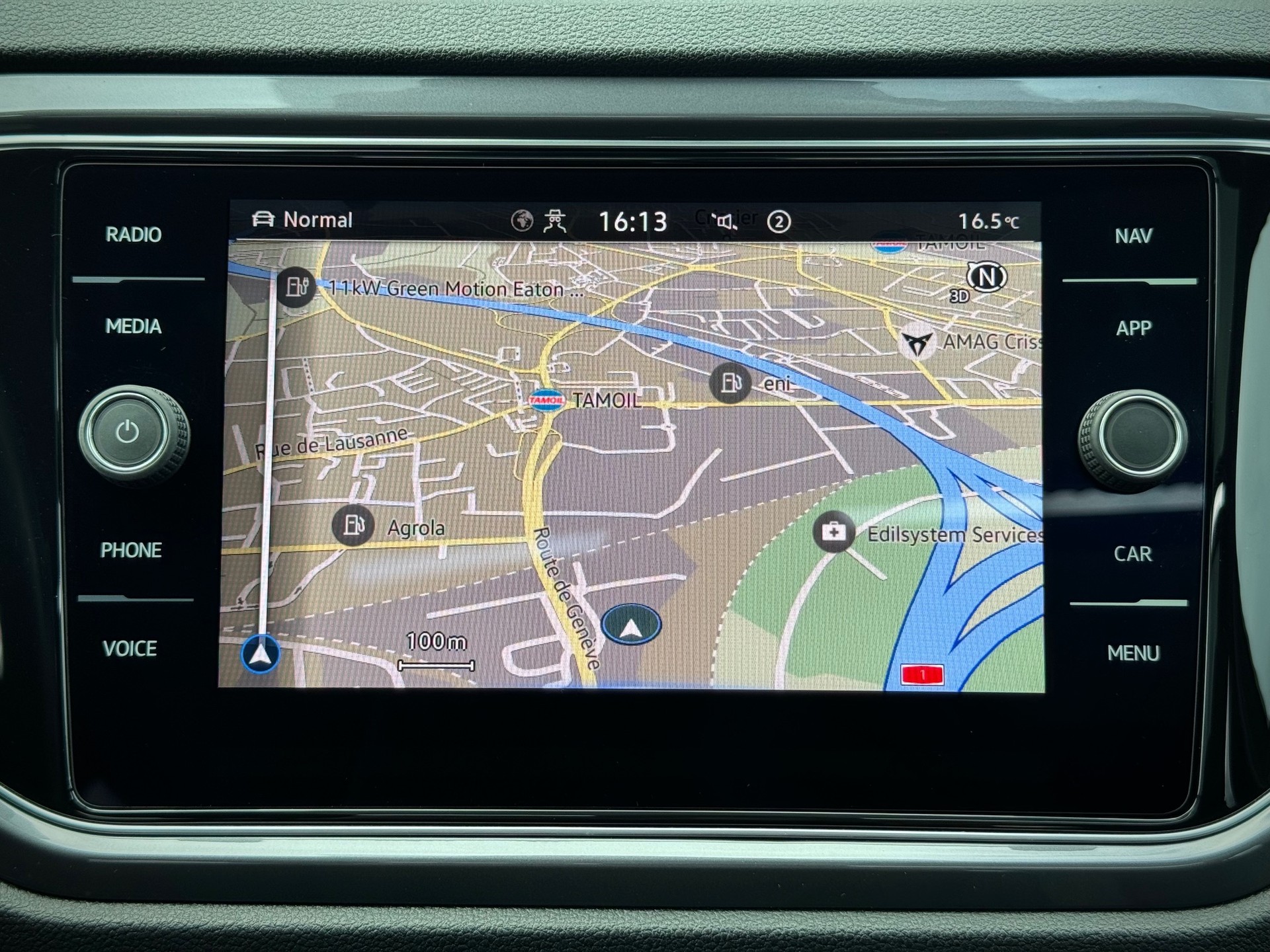 VW T-Roc 2.0 TDI SCR Sport R line DSG 4Motion - Véhicule Suisse (CH)-image-9
