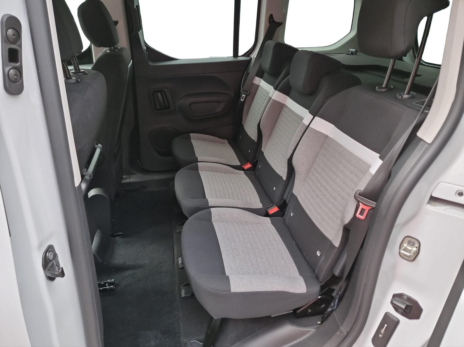CITROEN e-Berlingo Shine-image-11