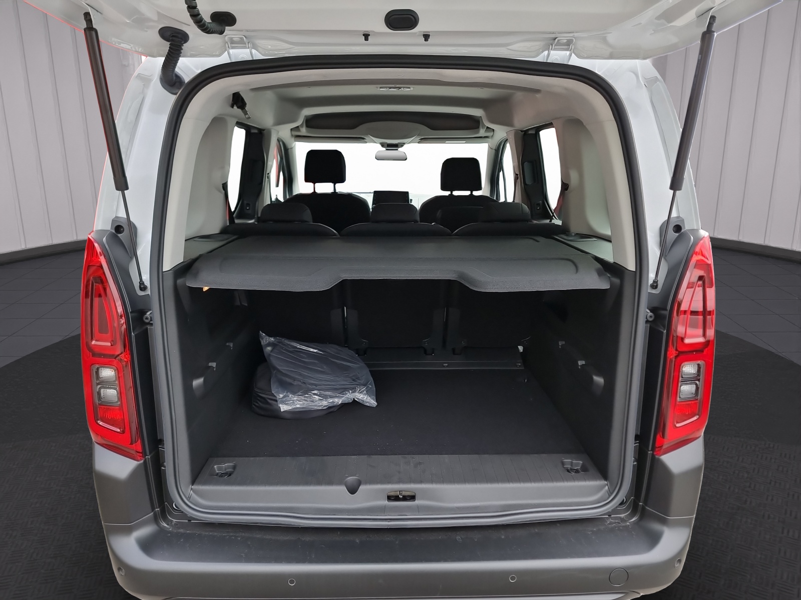 CITROEN e-Berlingo Shine-image-12