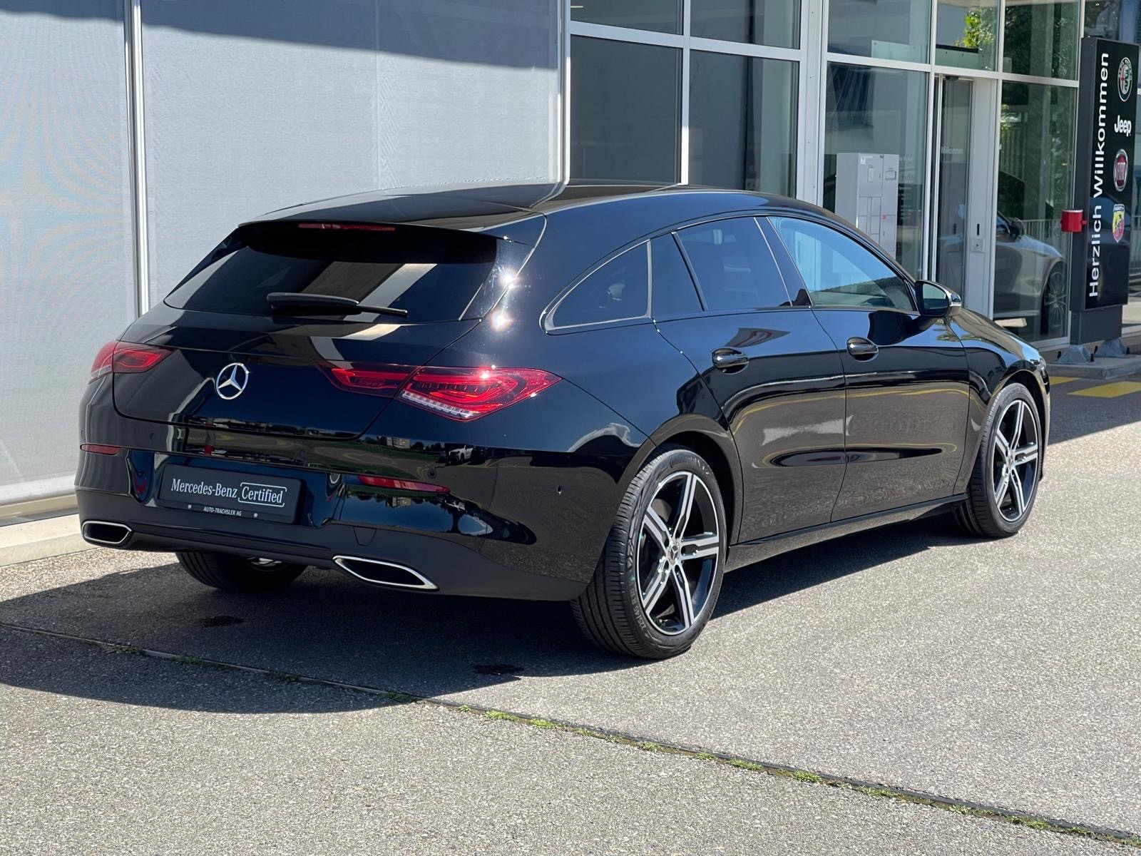 MERCEDES-BENZ CLA Shooting Brake 250 4Matic 7G-DCT Swiss Star-image-2