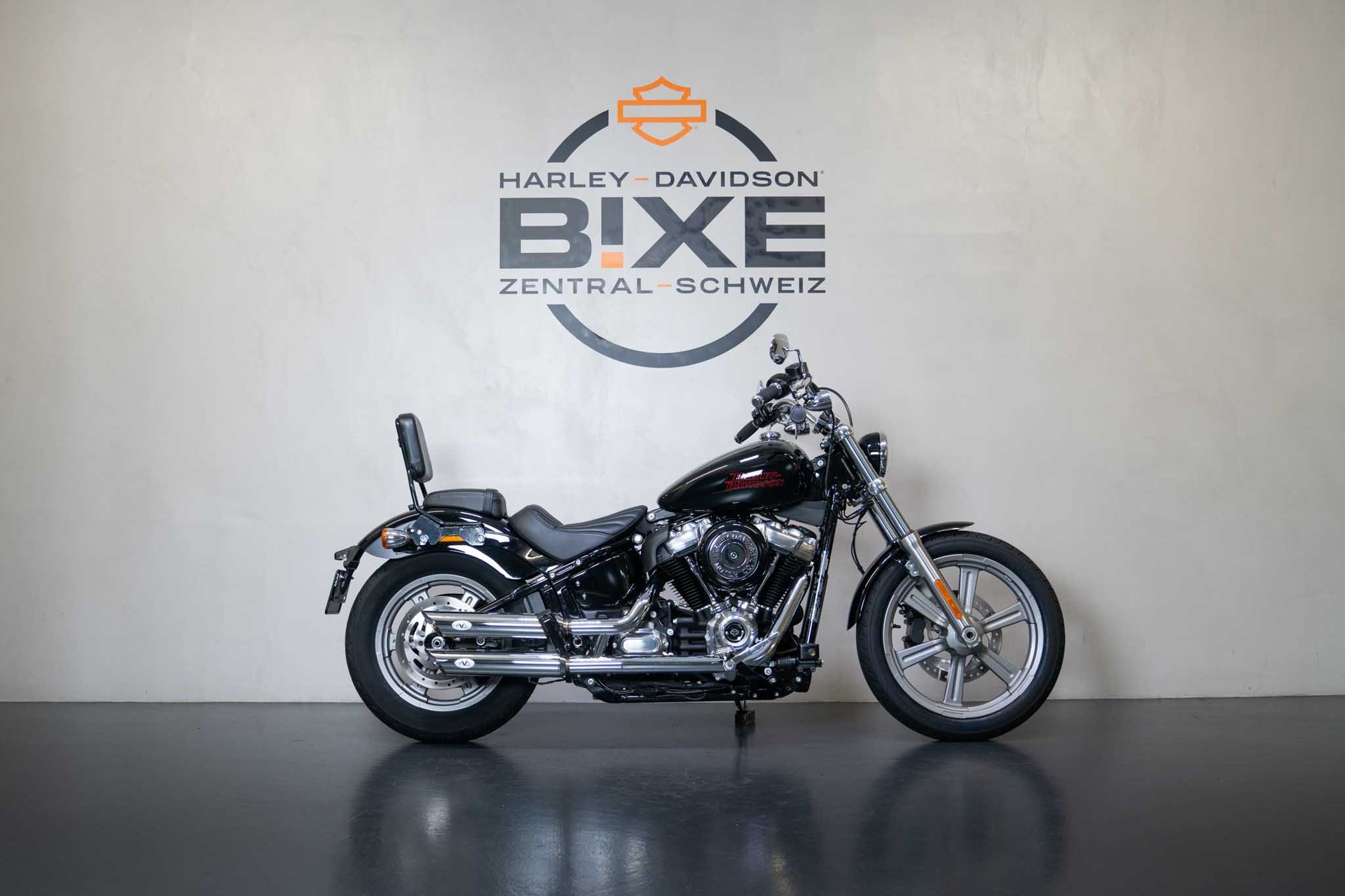 HARLEY-DAVIDSON FXST Softail Standard 107