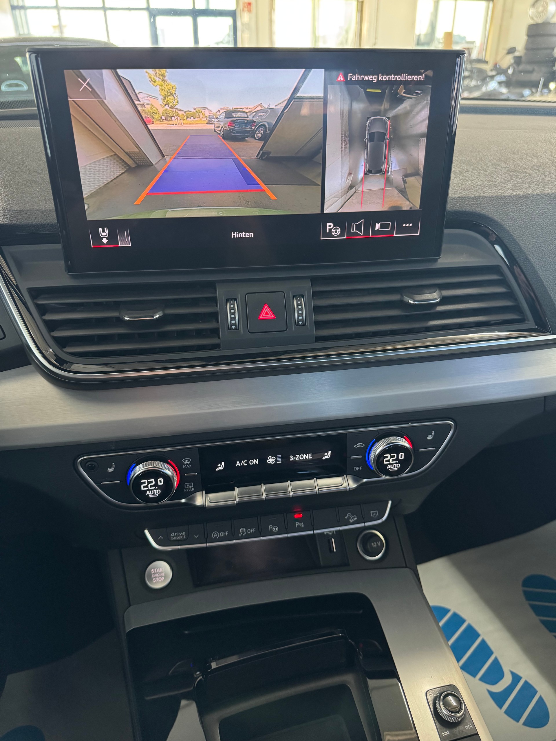 AUDI Q5 45 TFSI S-line quattro S-tronic-image-17