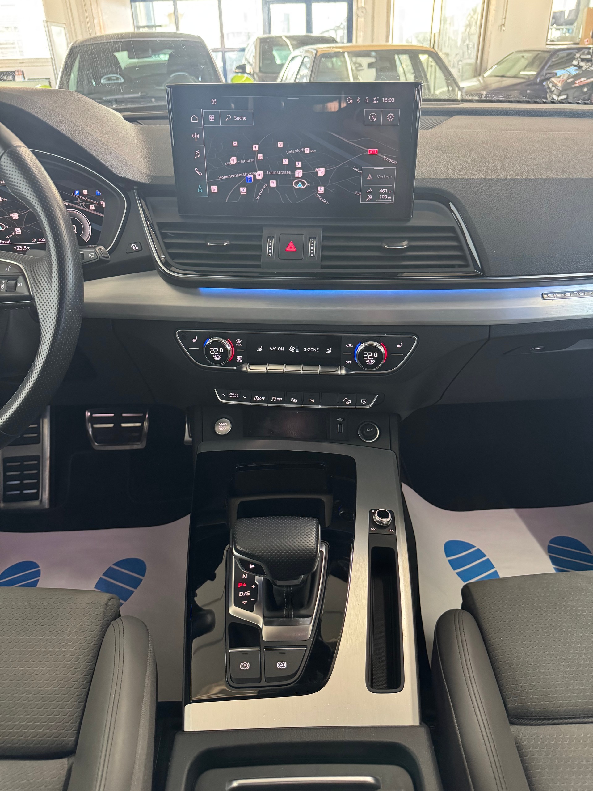 AUDI Q5 45 TFSI S-line quattro S-tronic-image-16