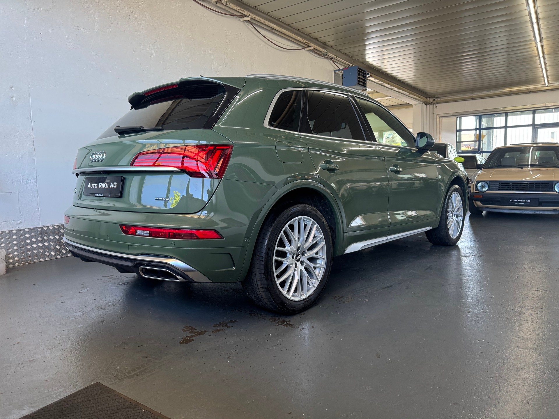 AUDI Q5 45 TFSI S-line quattro S-tronic-image-9