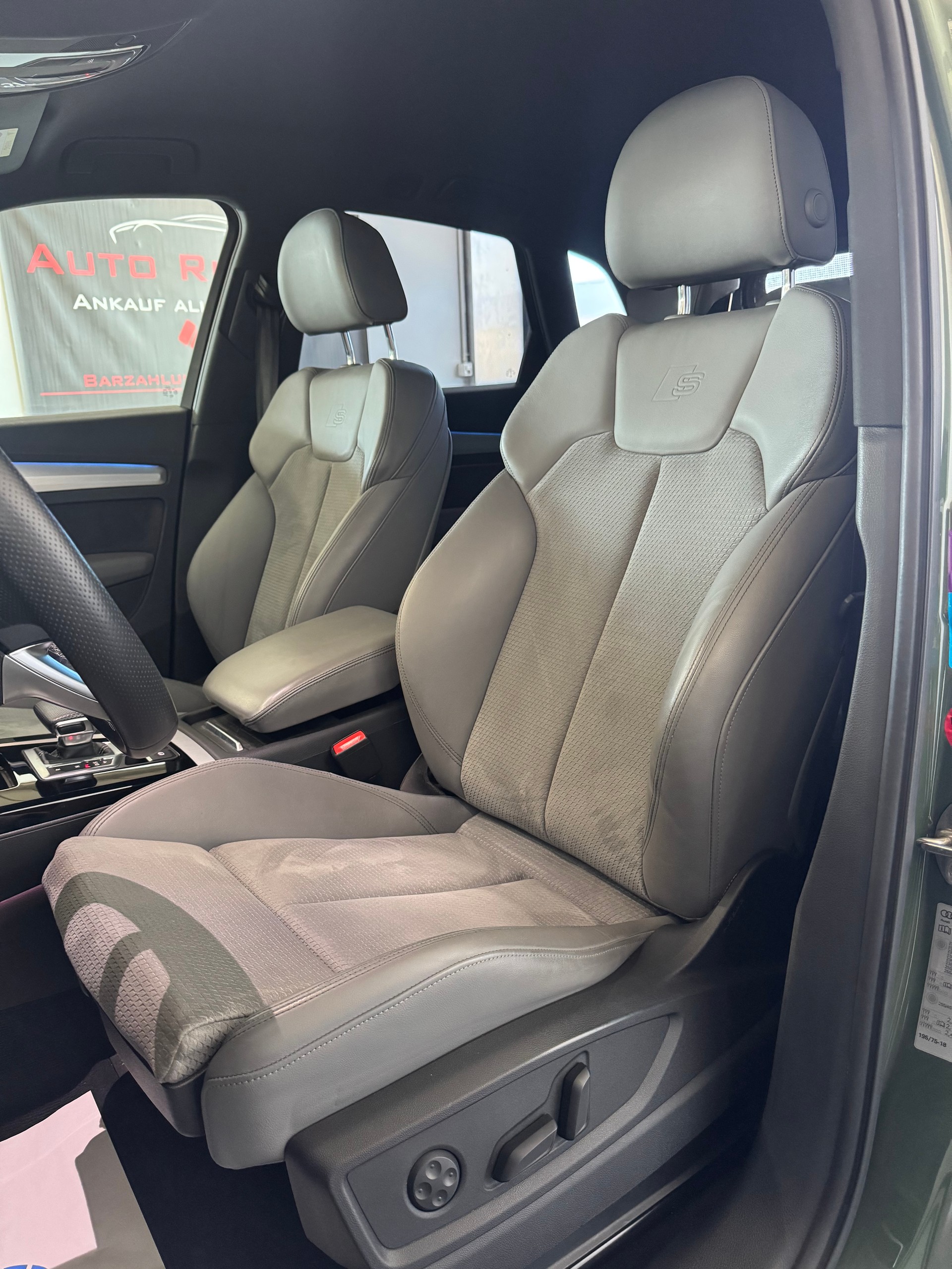 AUDI Q5 45 TFSI S-line quattro S-tronic-image-14