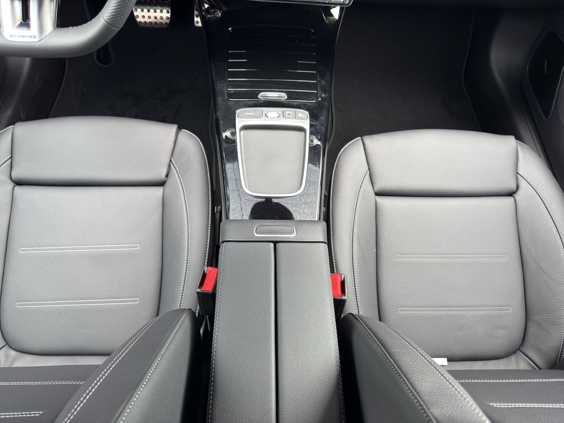 MERCEDES-BENZ A 35 AMG 4matic-image-14
