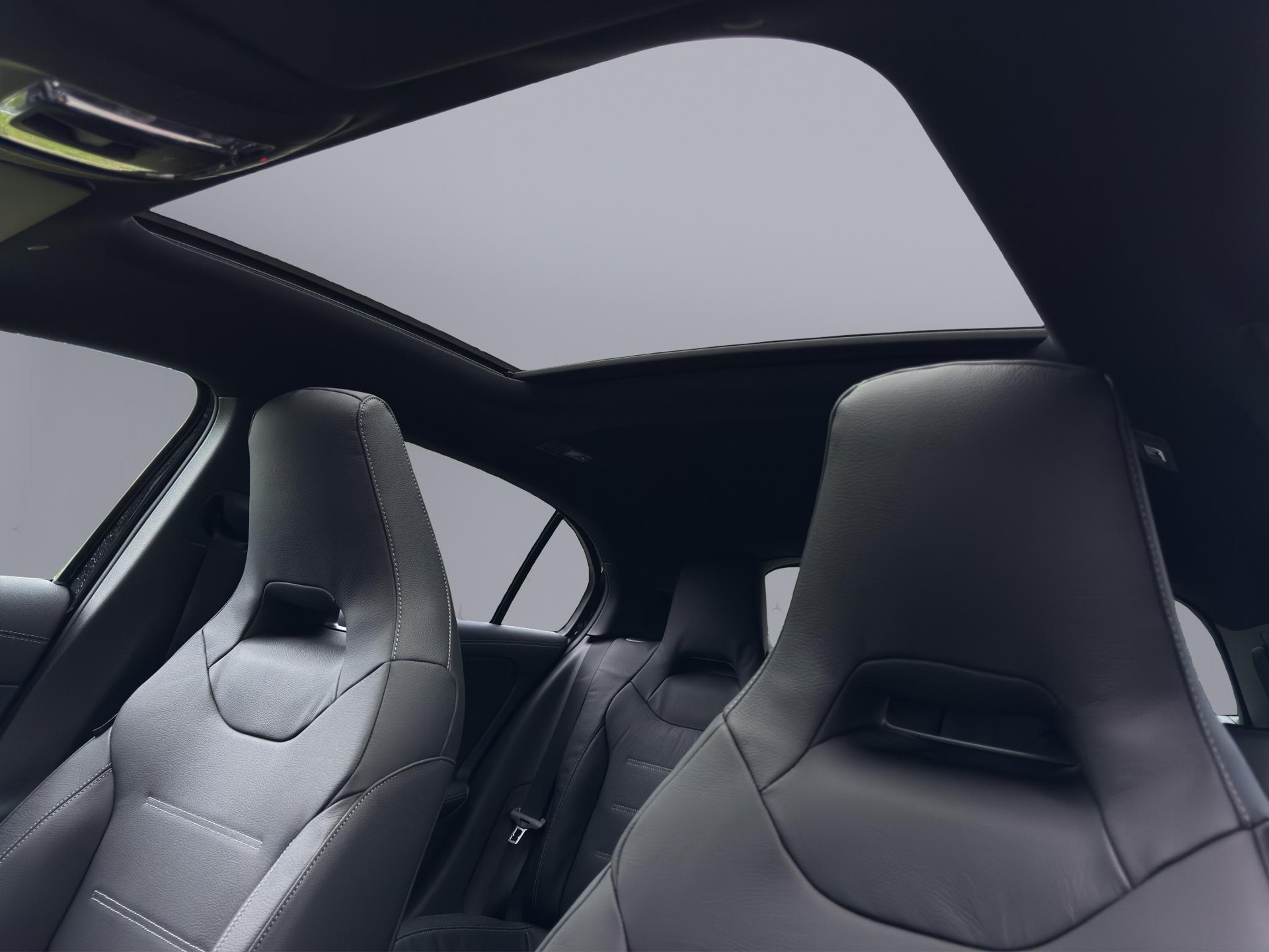 MERCEDES-BENZ A 35 AMG 4matic-image-19