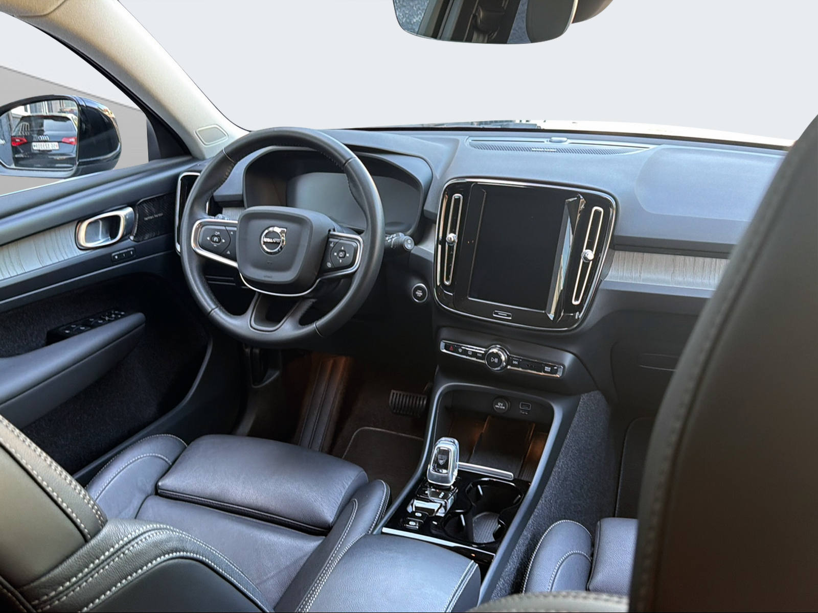 VOLVO XC40 1.5 T5 PiH Inscription-image-15