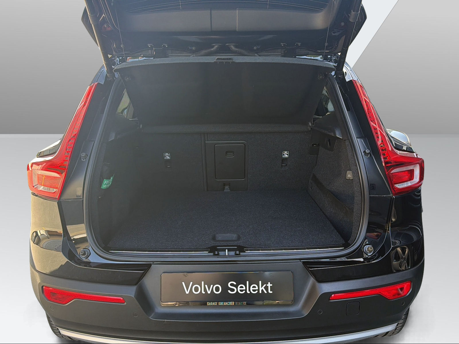 VOLVO XC40 1.5 T5 PiH Inscription-image-9