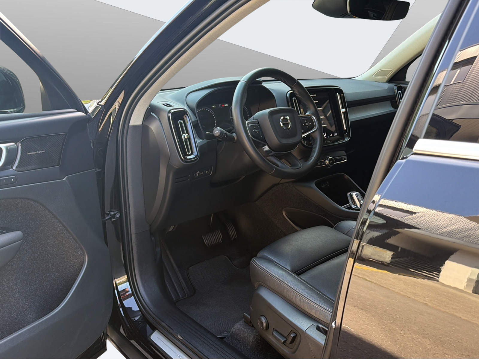 VOLVO XC40 1.5 T5 PiH Inscription-image-10