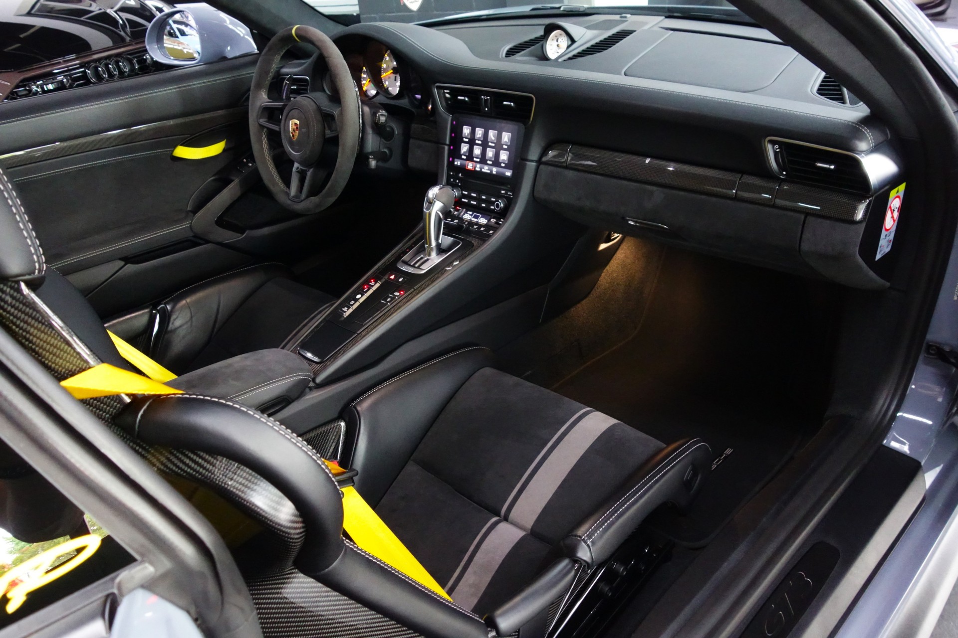 PORSCHE 911 GT3 PDK 991.2 ARCTIC GREY LIFTSYSTEM CLUBSPORT-image-26