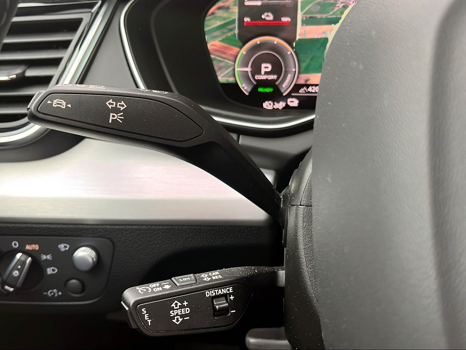 AUDI Q5 Sportback 50 TFSI e PHEV Black Edition quattro S-tronic Gletscherweiss Metallic-image-16