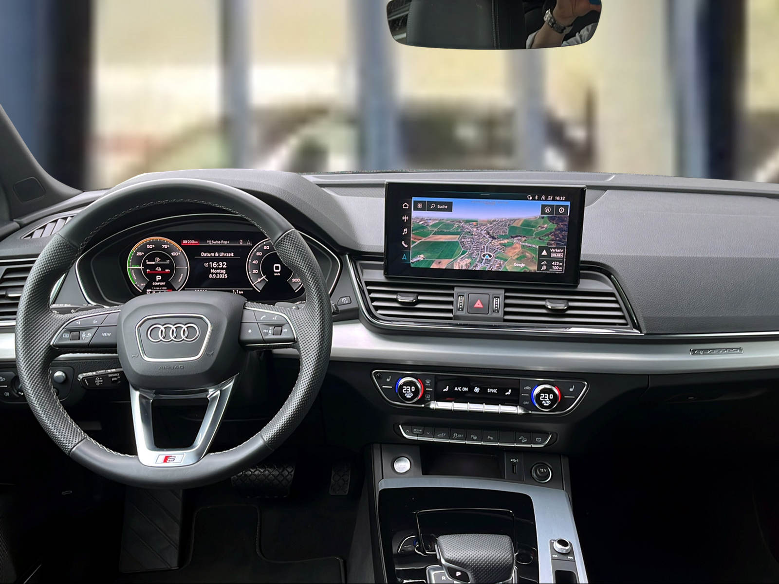AUDI Q5 Sportback 50 TFSI e PHEV Black Edition quattro S-tronic Gletscherweiss Metallic-image-6