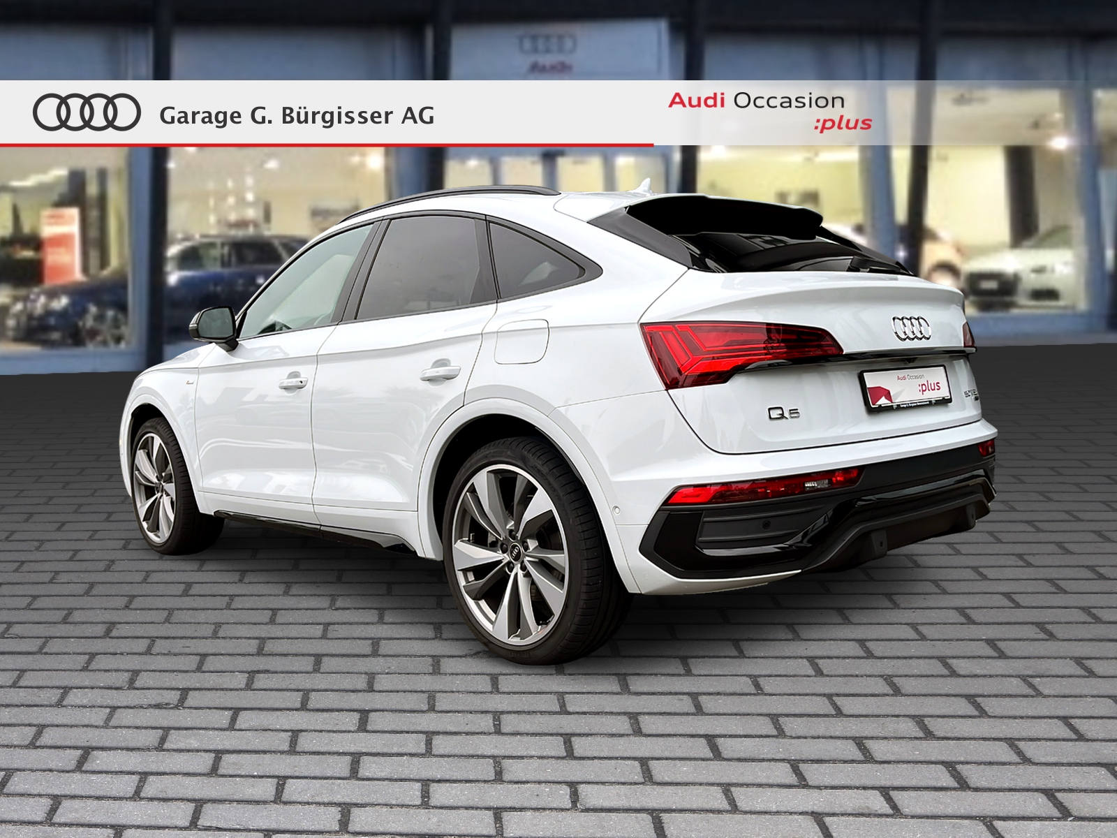 AUDI Q5 Sportback 50 TFSI e PHEV Black Edition quattro S-tronic Gletscherweiss Metallic-image-3