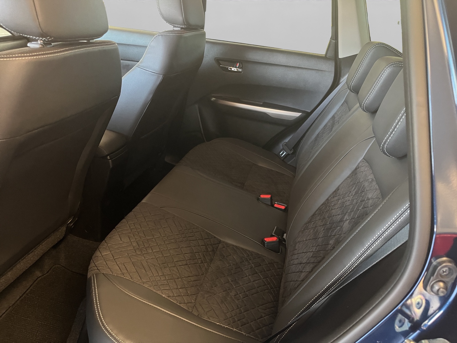 SUZUKI Vitara 1.4 T Compact Top Hybrid 4x4-image-8