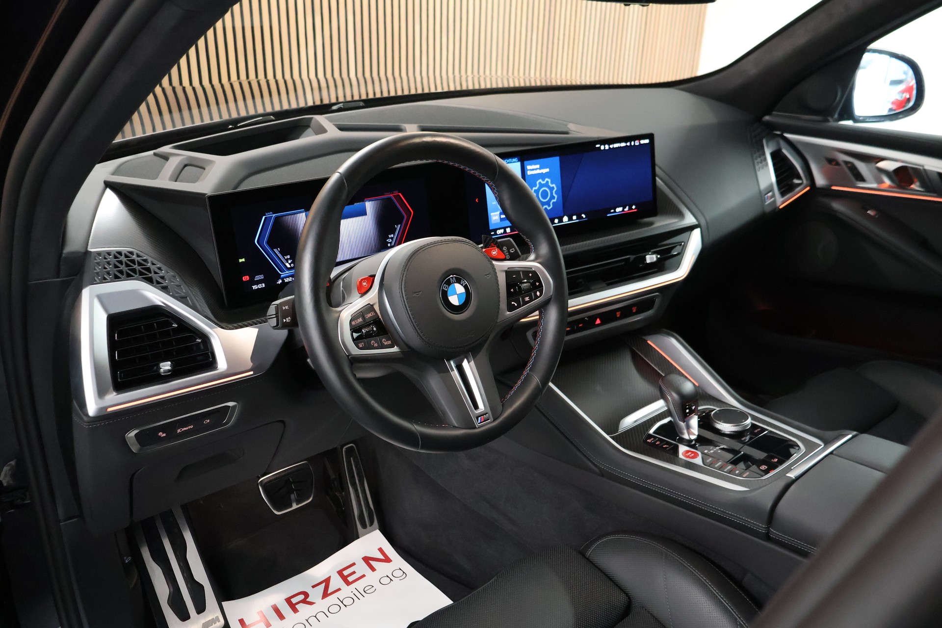 BMW XM xDrive 50e PHEV Steptronic-image-9
