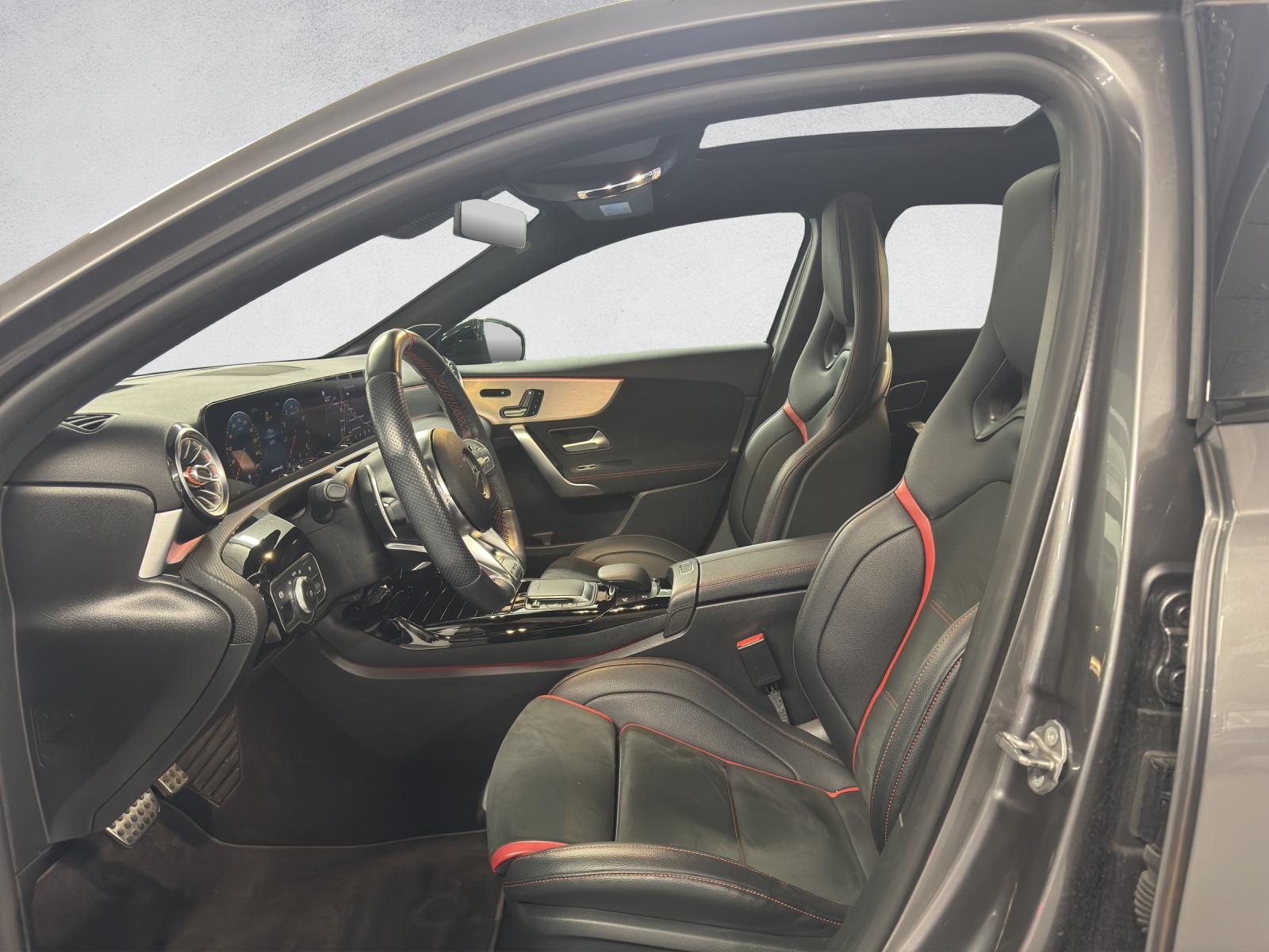 MERCEDES-BENZ A 35 AMG 4Matic-image-10